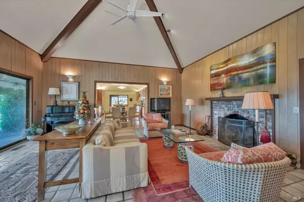St. Helena, CA 94574,1975 Whitehall LN