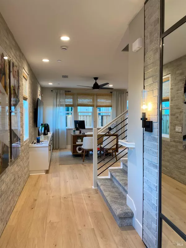 Sonoma, CA 95476,484 Sanchez CT 8