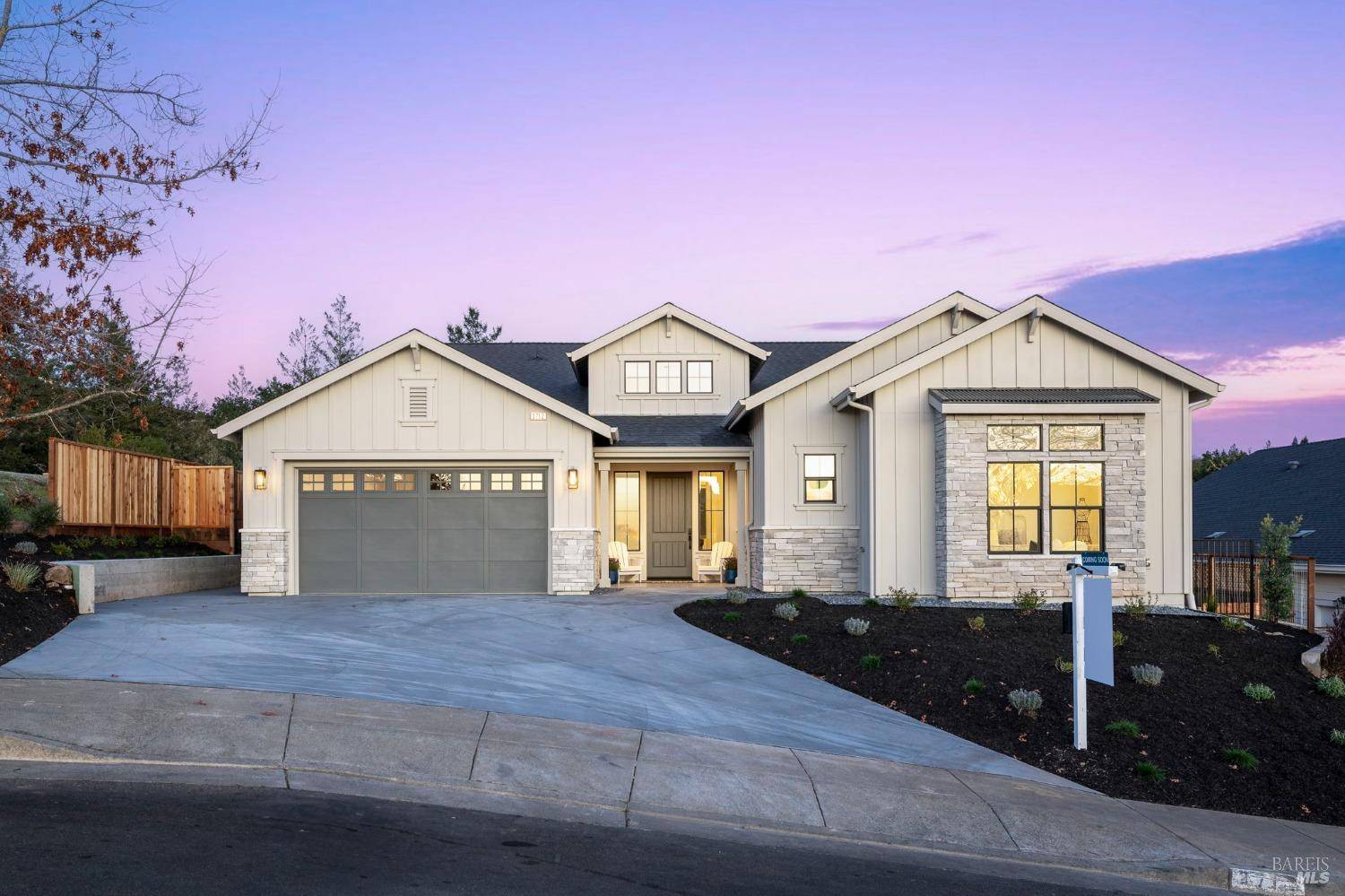 3712 Crown Hill DR, Santa Rosa, CA 95404