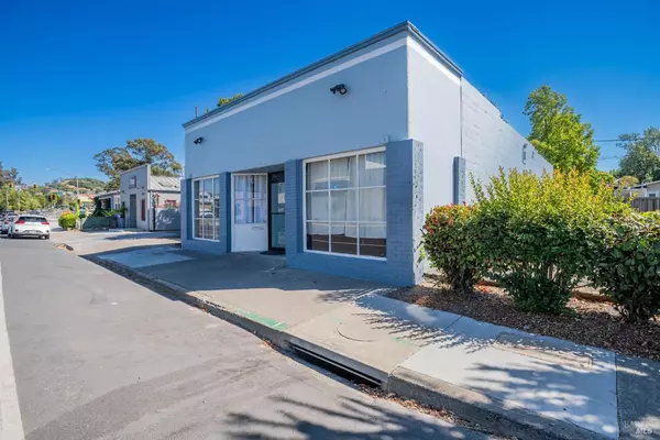 Petaluma, CA 94952,824 Petaluma BLVD S