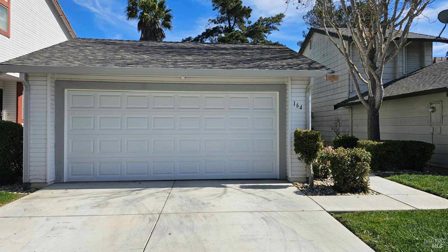 Vallejo, CA 94591,164 Bridlewood CT