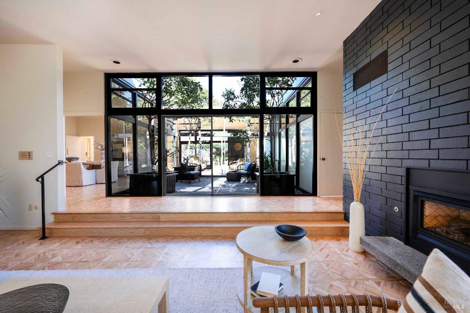 San Rafael, CA 94901,62 Lochinvar RD