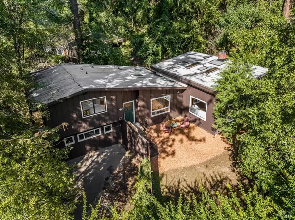 21 Lagunitas RD, Lagunitas, CA 94938