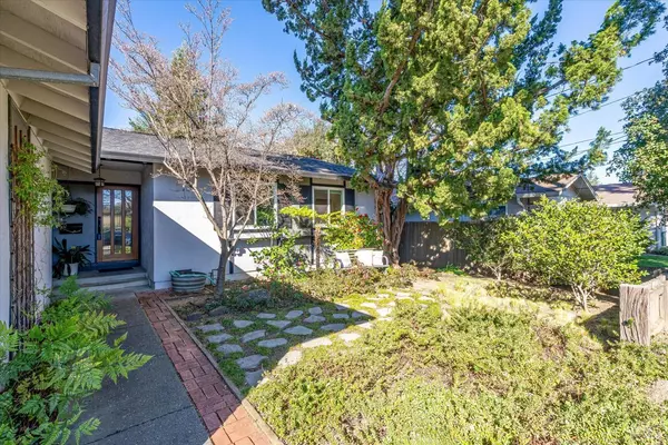 3301 Baywood LN, Napa, CA 94558