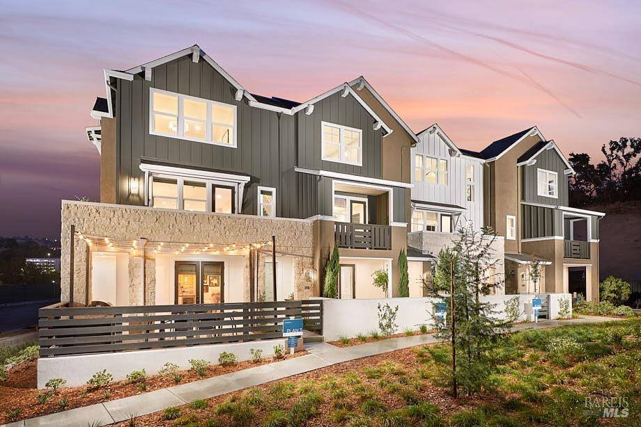 615 Semillon LN, Santa Rosa, CA 95403