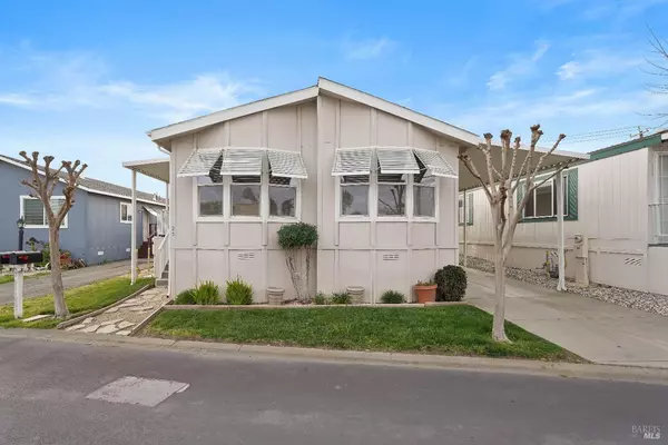 25 Del Rey DR, Vacaville, CA 95687