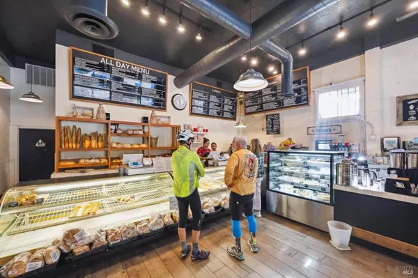 Sonoma, CA 95476,460 1st ST E #464