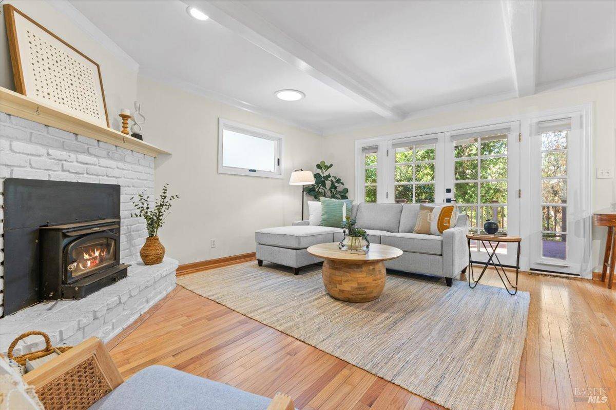 2787 N Fitch Mountain RD, Healdsburg, CA 95448