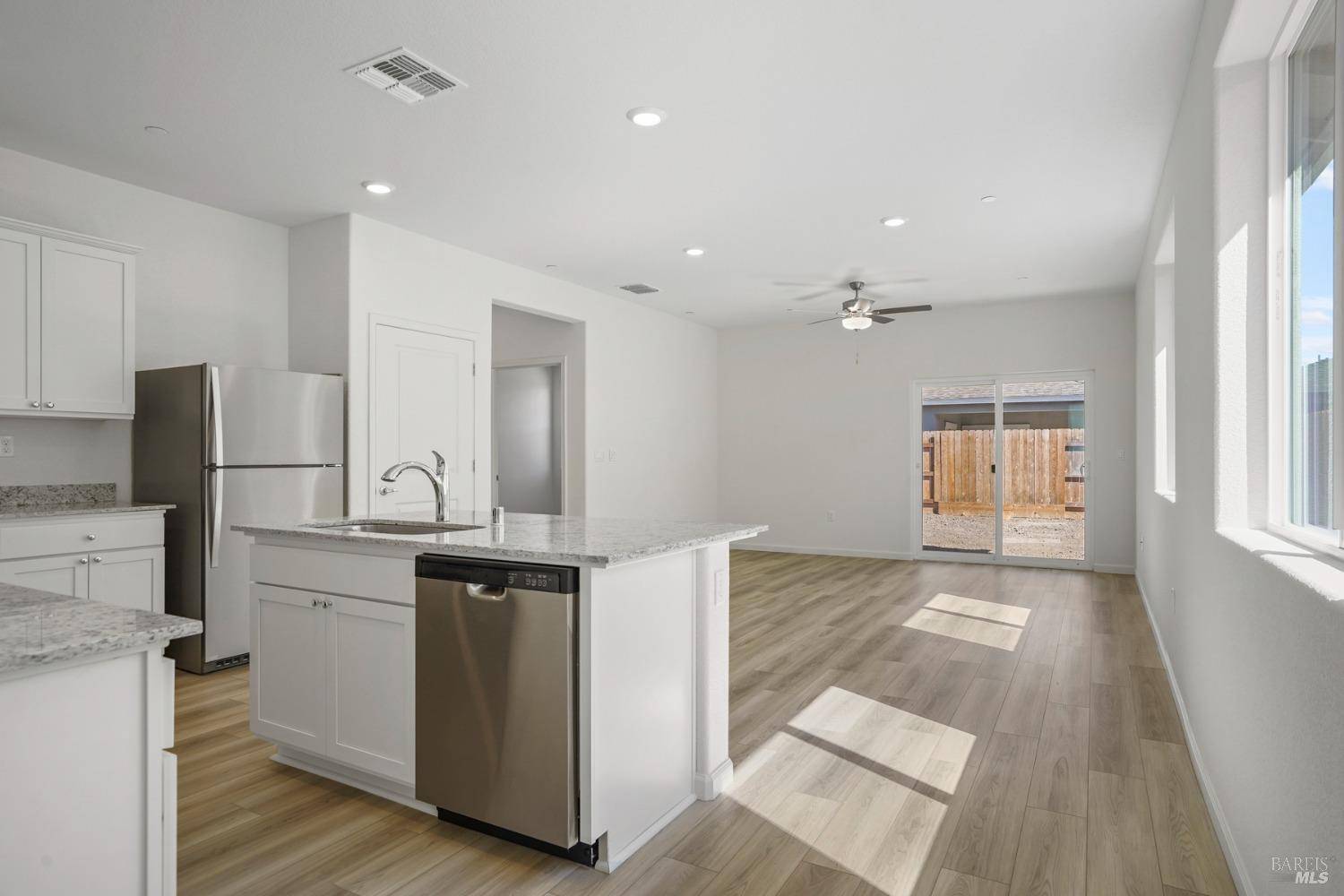 Rio Vista, CA 94571,2211 Espana LN