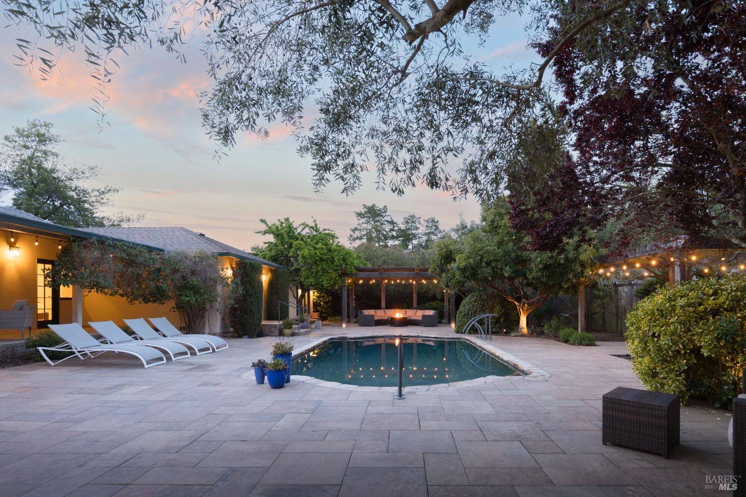 1471 Nut Tree CT, Sonoma, CA 95476