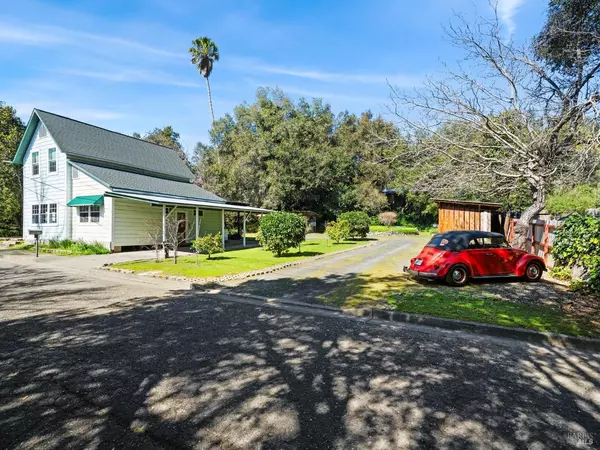 110 Shahan DR, Cloverdale, CA 95425