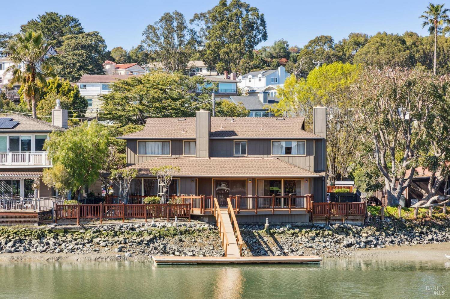 San Rafael, CA 94901,11 Harbor View CT