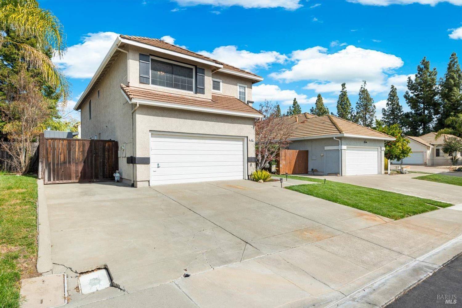 Vacaville, CA 95688,407 Rolling Oak DR