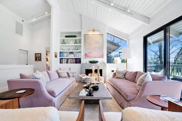 350 Deer Hollow DR, Napa, CA 94558