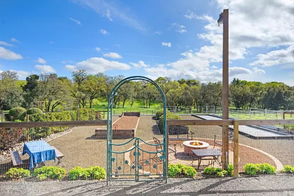 Healdsburg, CA 95448,11747 Creek Hollow RD