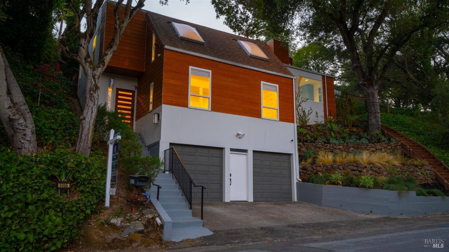 5595 Estates DR, Oakland, CA 94618