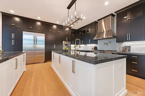 Petaluma, CA 94952,22 Oak Knoll CT