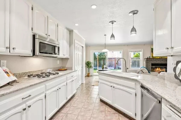 Windsor, CA 95492,5837 Mathilde DR
