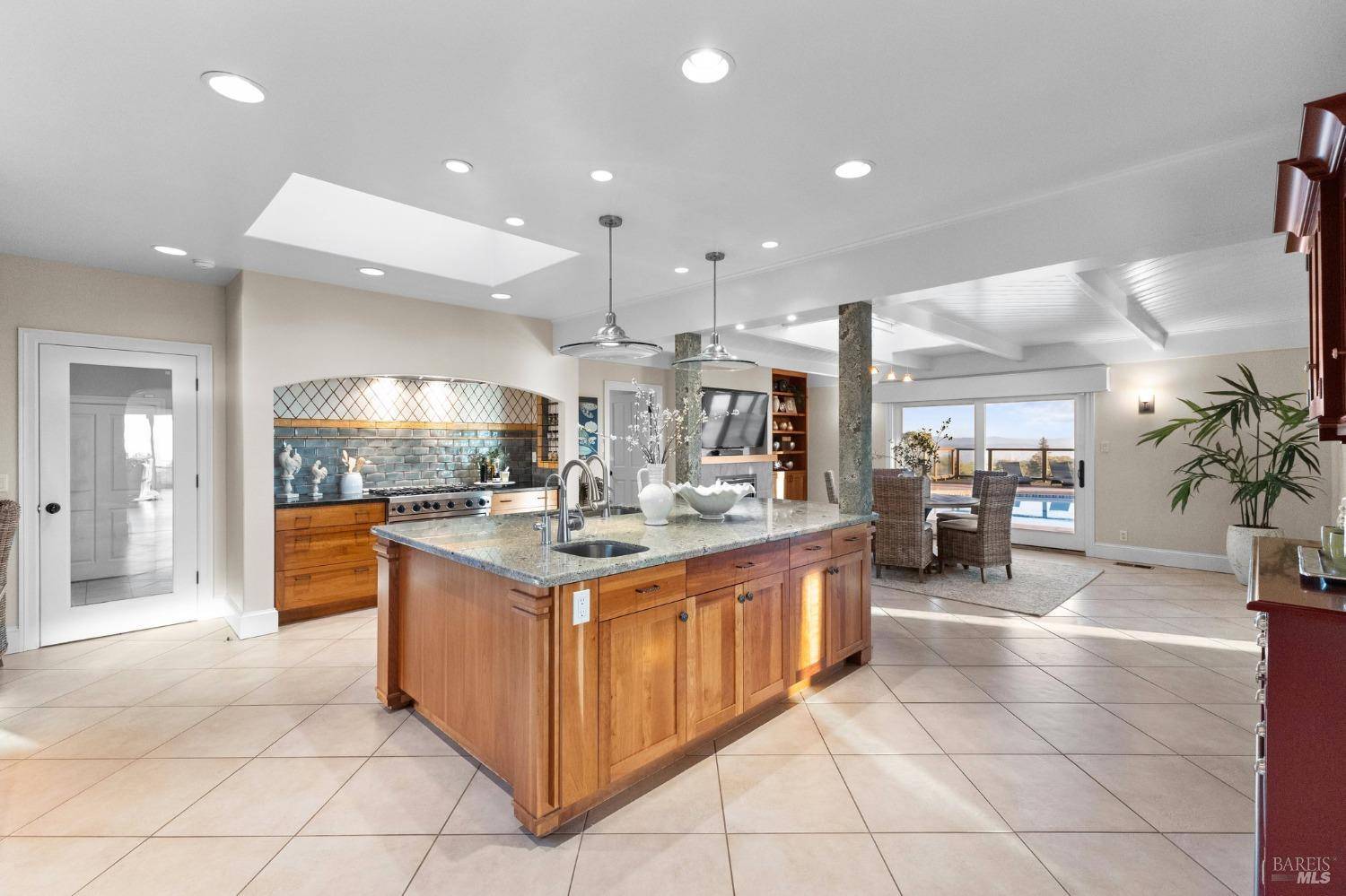 Penngrove, CA 94951,4680 Acacia LN
