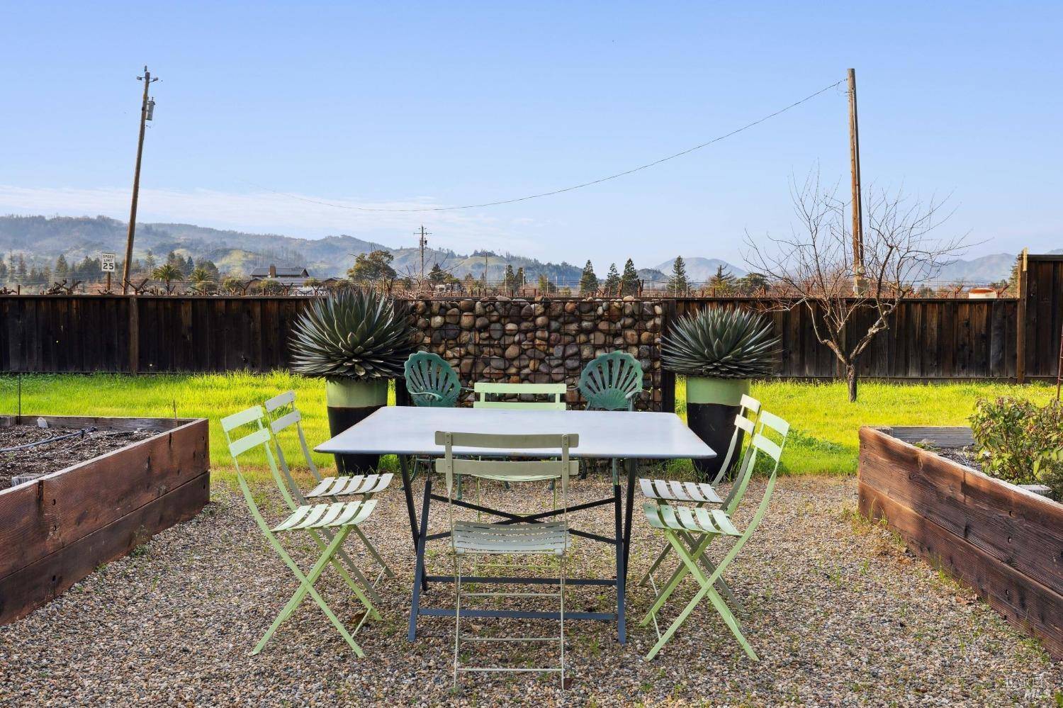 St. Helena, CA 94574,22 S Crane AVE