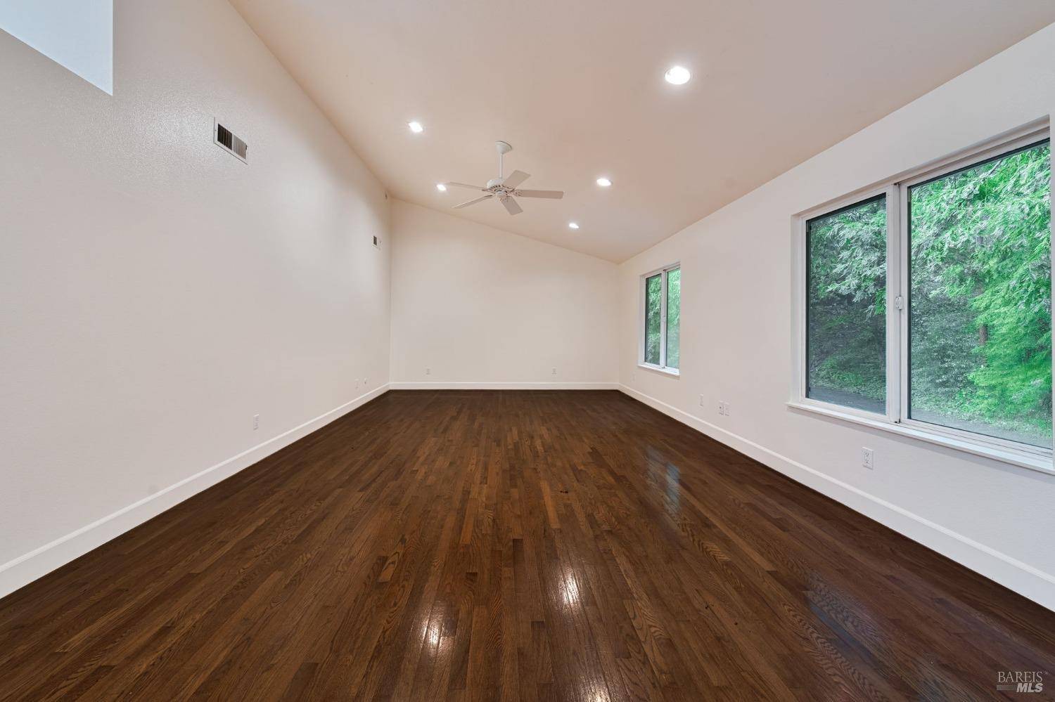 Guerneville, CA 95446,15870 Old River RD