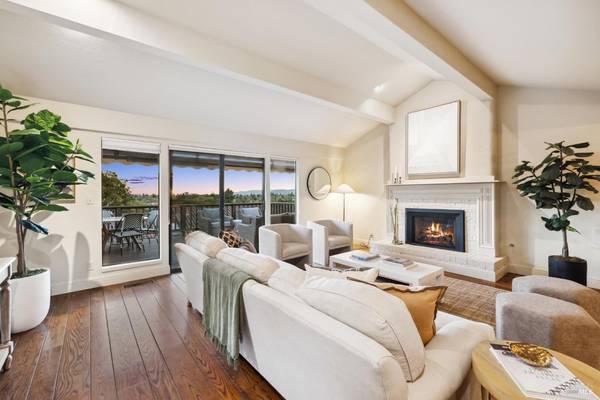 51 2nd ST E, Sonoma, CA 95476