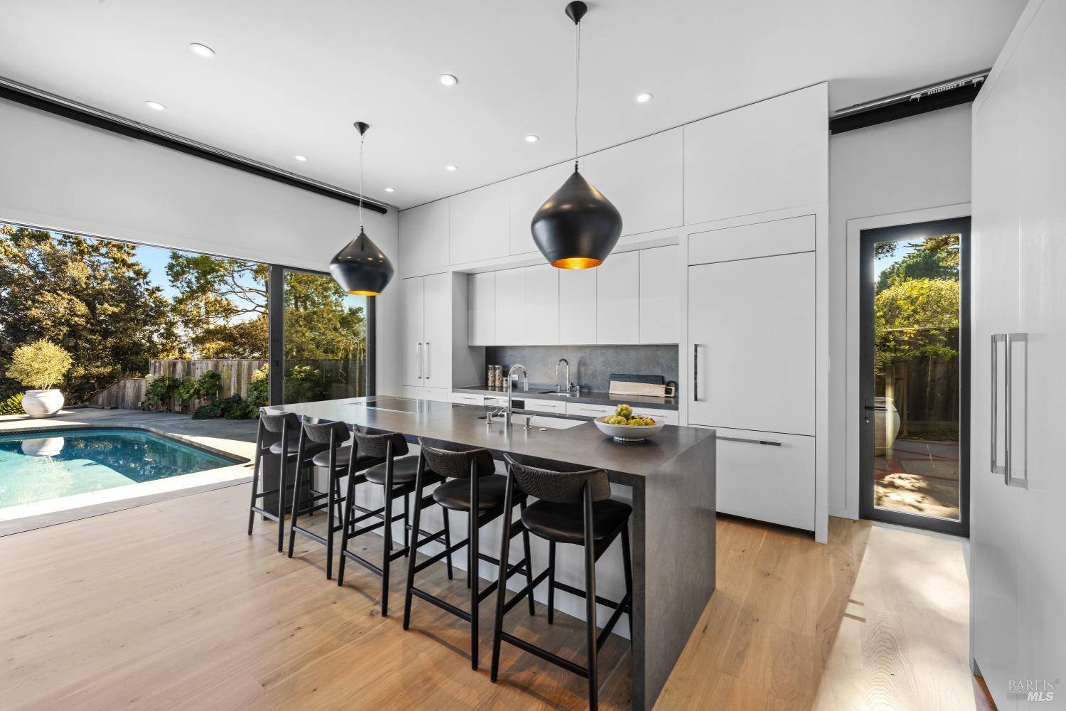 Corte Madera, CA 94925,929 Meadowsweet DR