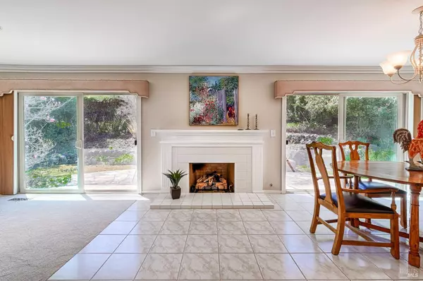 Santa Rosa, CA 95409,431 Oak Brook LN