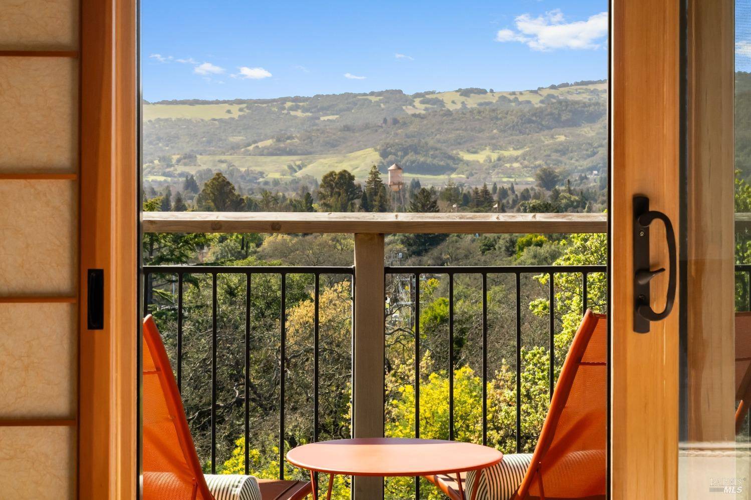 Sonoma, CA 95476,899 Escondido CT