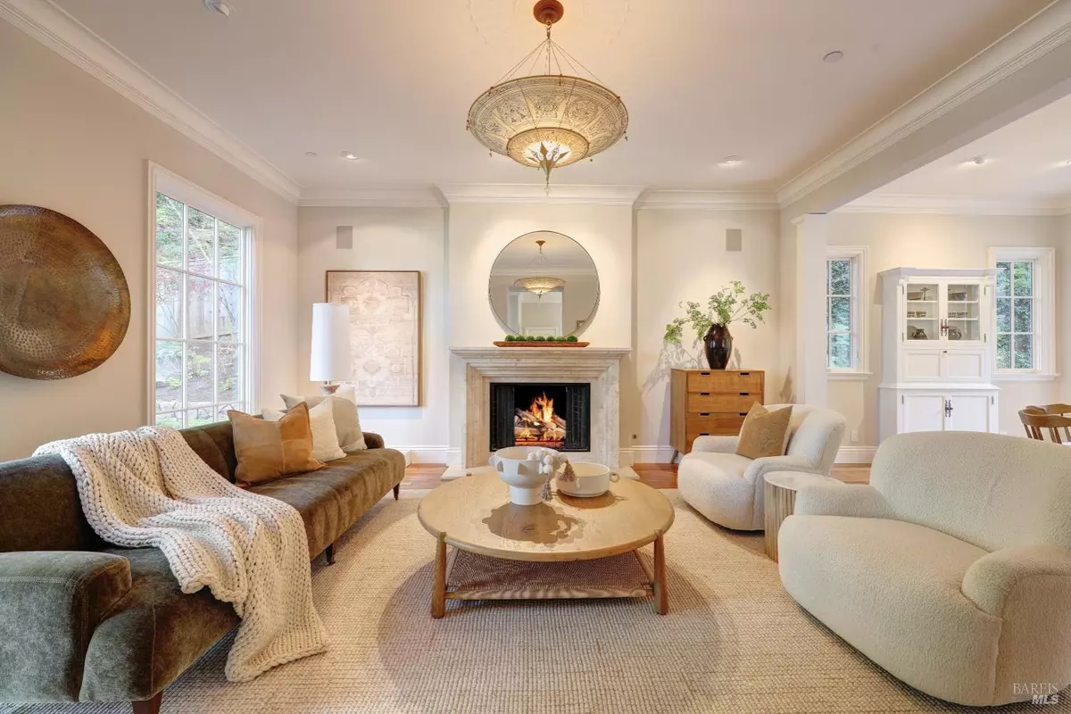 Larkspur, CA 94939,29 Lark CT