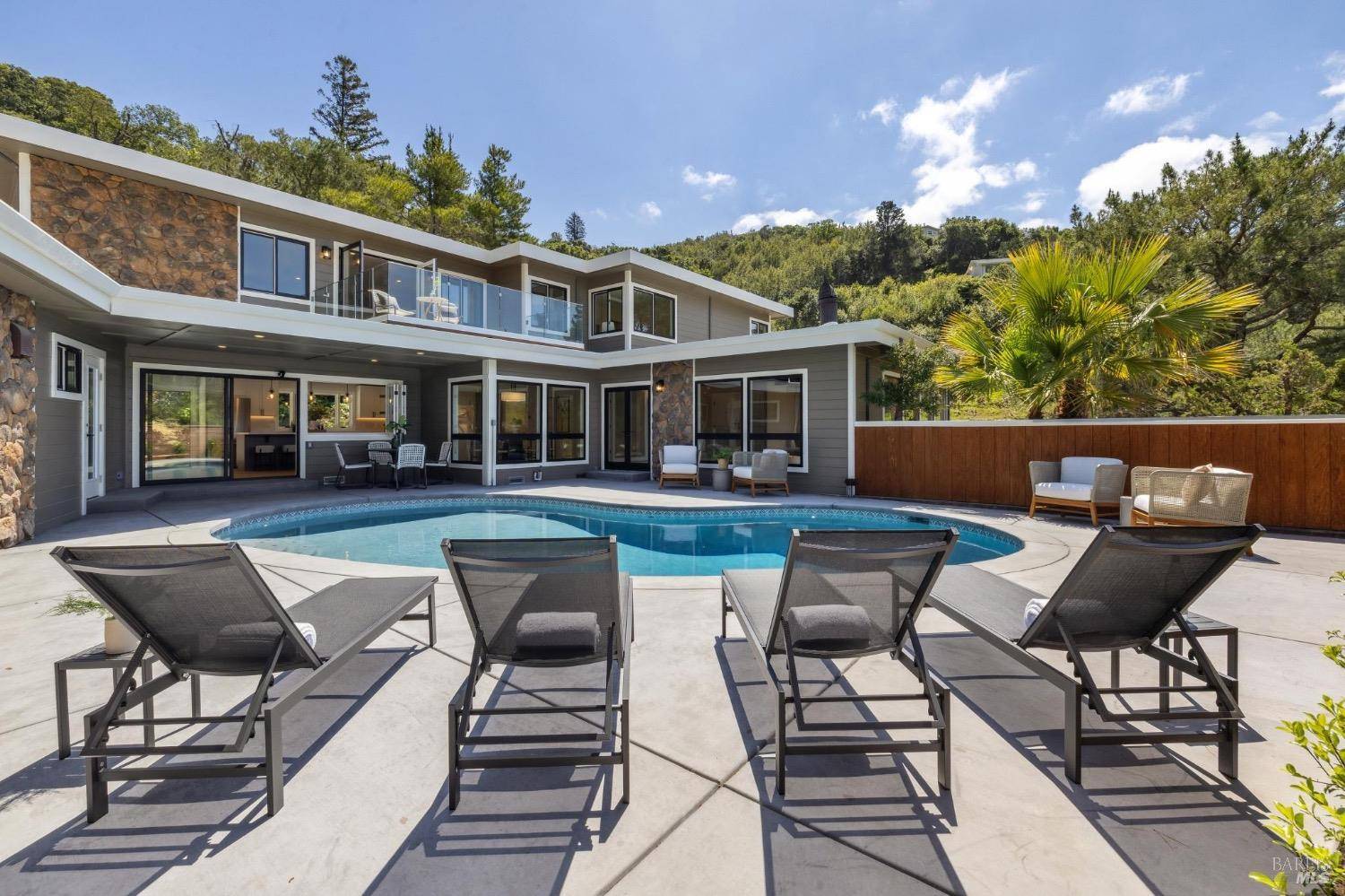1 Winged Foot DR, Novato, CA 94949