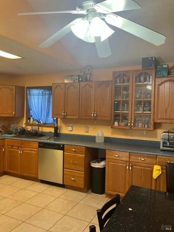 Healdsburg, CA 95448,1125 Cowan LN
