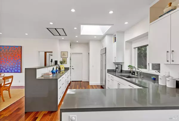 Belvedere, CA 94920,1 North Point CIR