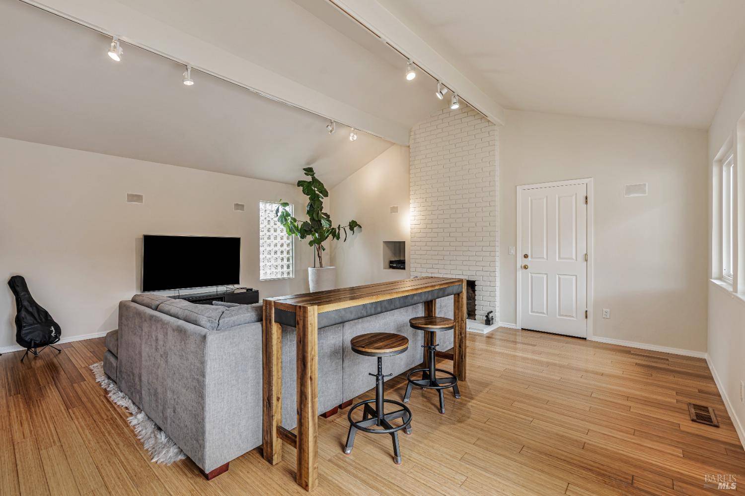 Novato, CA 94947,31 Mendocino LN