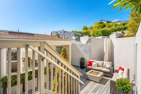 Tiburon, CA 94920,121 Red Hill CIR