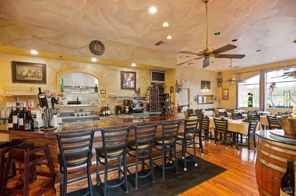 Cloverdale, CA 95425,504 N Cloverdale BLVD