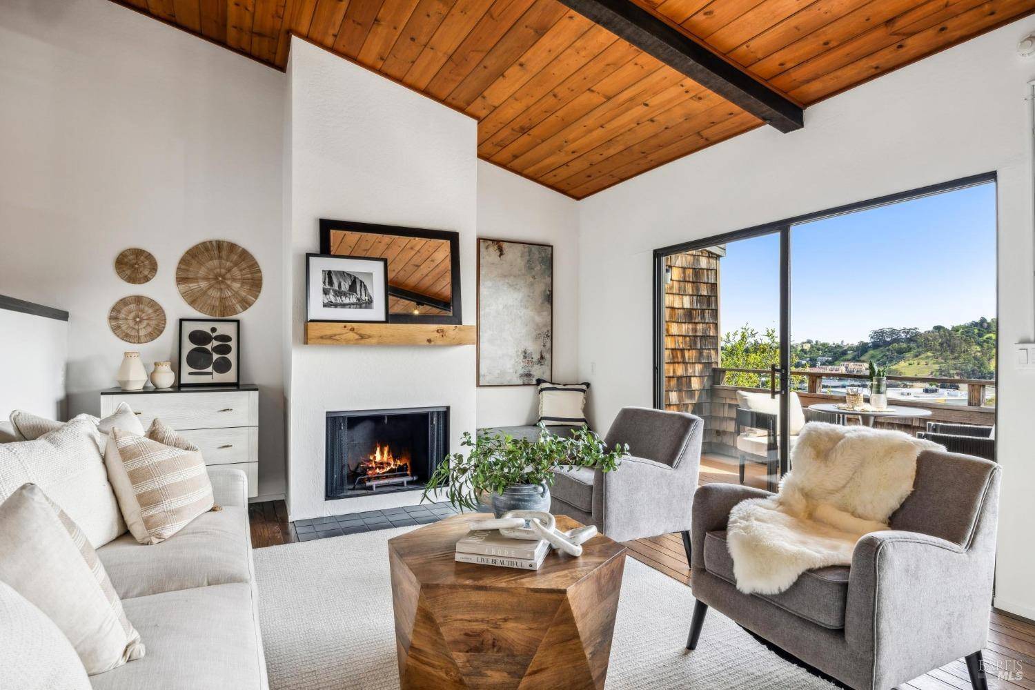 San Rafael, CA 94903,134 La Alondra CT