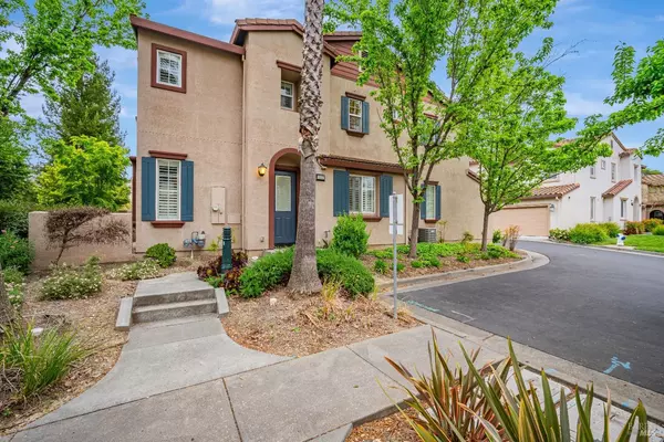 Santa Rosa, CA 95404,2222 Bell Flower LN