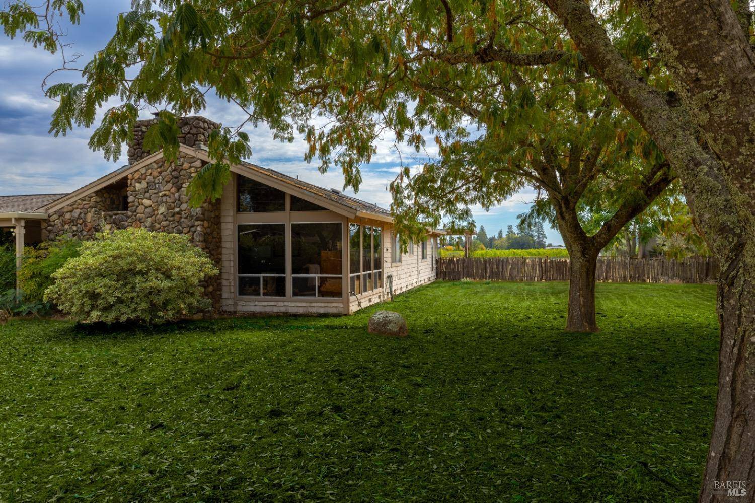St. Helena, CA 94574,1851 Vallejo ST