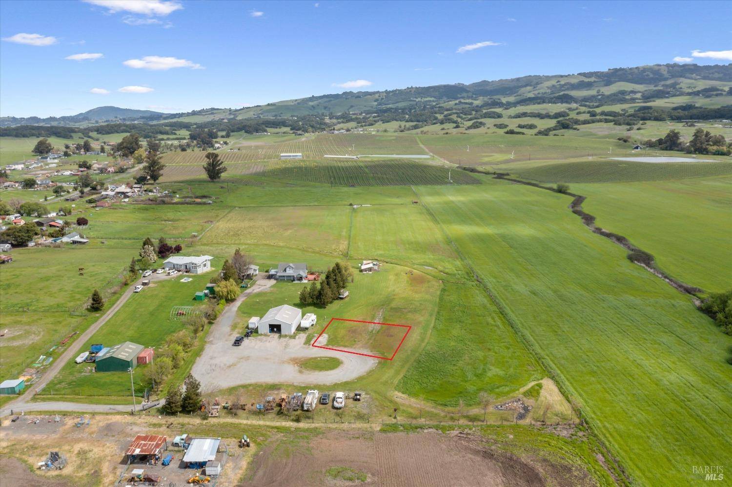 Penngrove, CA 94951,166 Davis LN