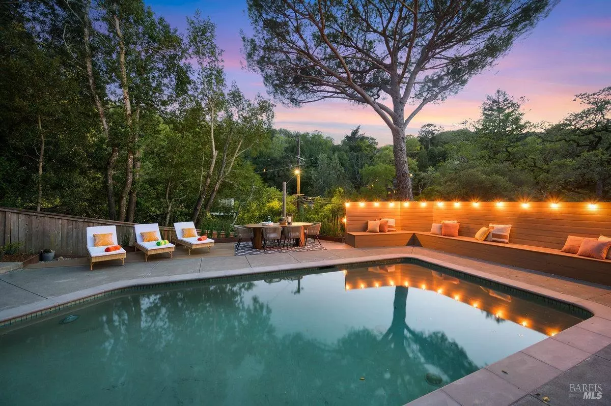 San Anselmo, CA 94960,19 Savannah AVE