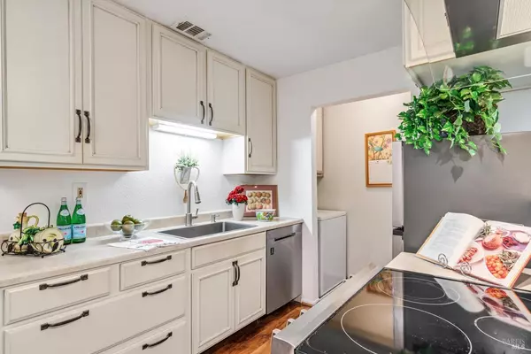 Rohnert Park, CA 94928,8201 Camino Colegio 158