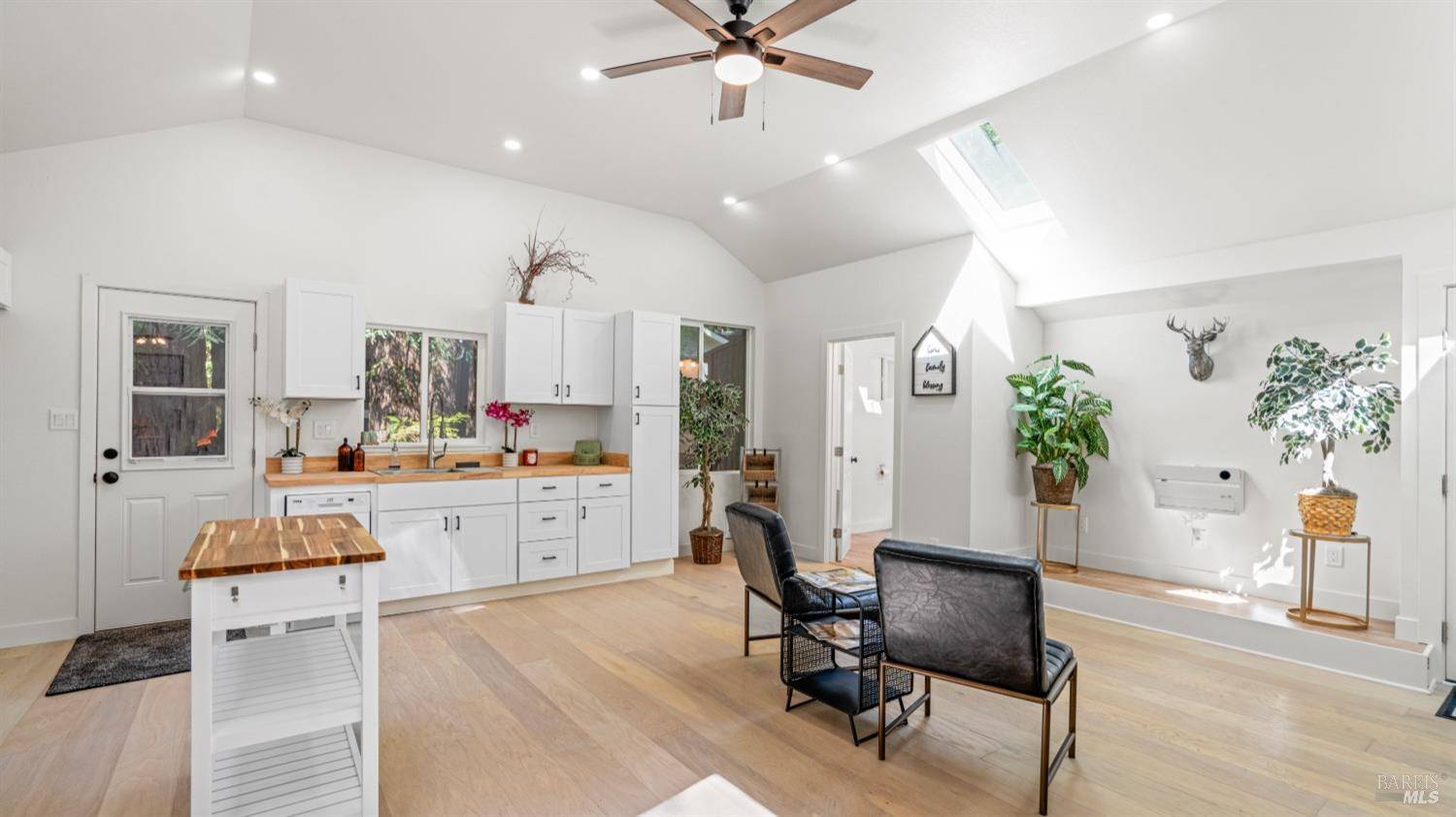 Guerneville, CA 95446,15530 Willow RD