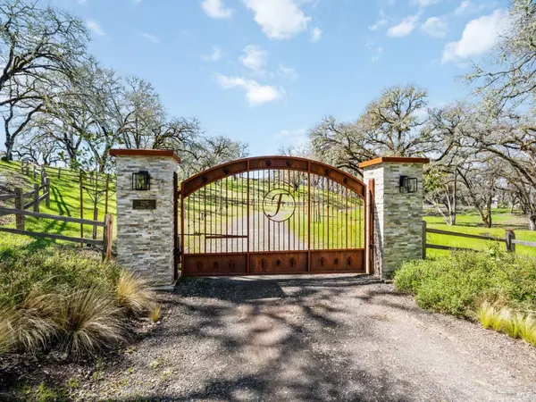 Ukiah, CA 95482,3215 Deerwood DR