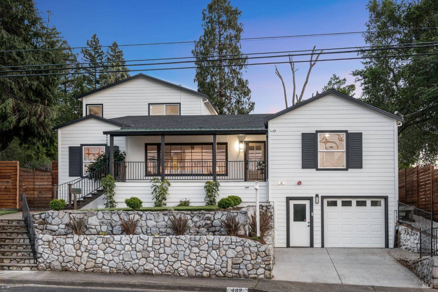 402 Powell AVE, Healdsburg, CA 95448