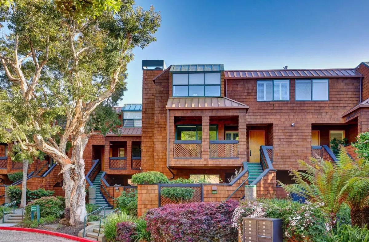 Tiburon, CA 94920,403 Paradise DR