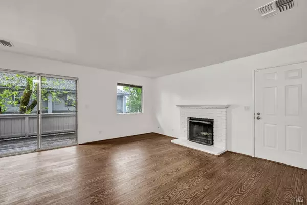 Sonoma, CA 95476,797 W Spain ST