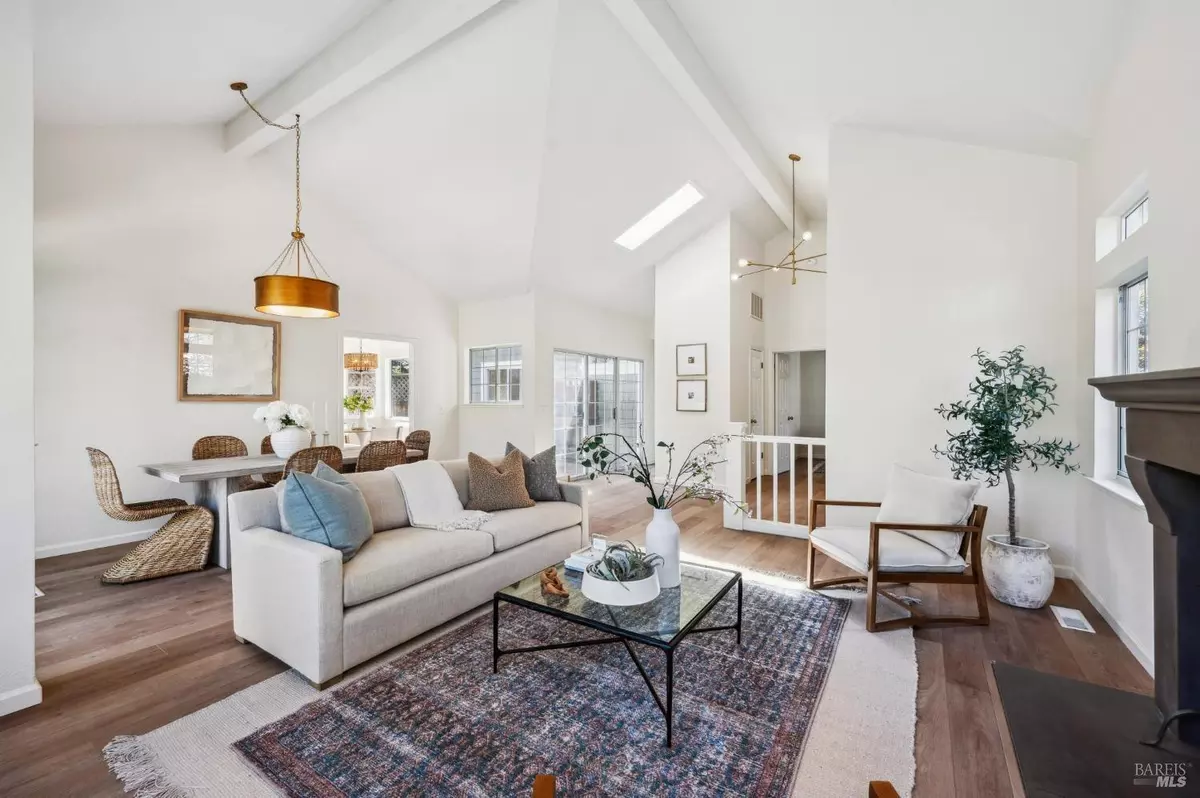 Greenbrae, CA 94904,30 Laderman LN