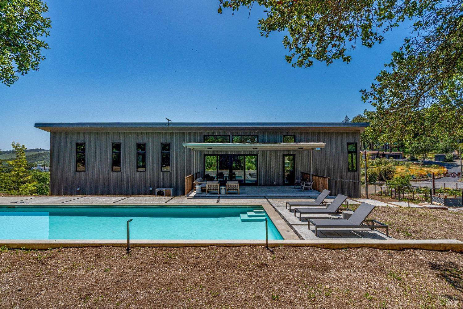 Sonoma, CA 95476,3995 White Oak CT