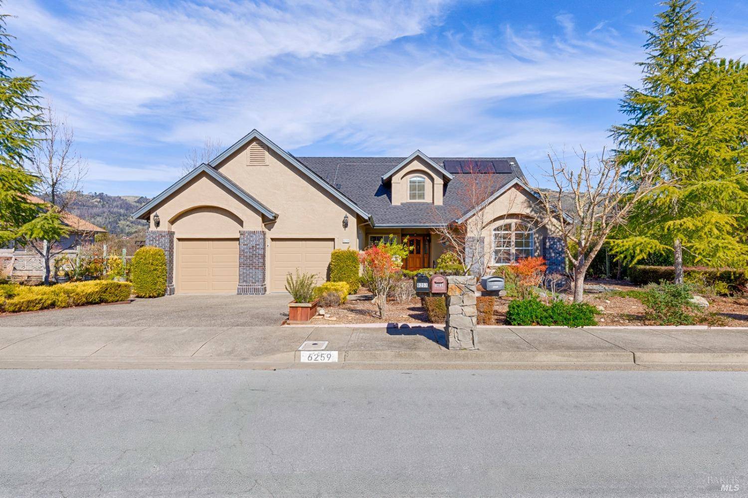 6259 Meadowstone DR, Santa Rosa, CA 95409